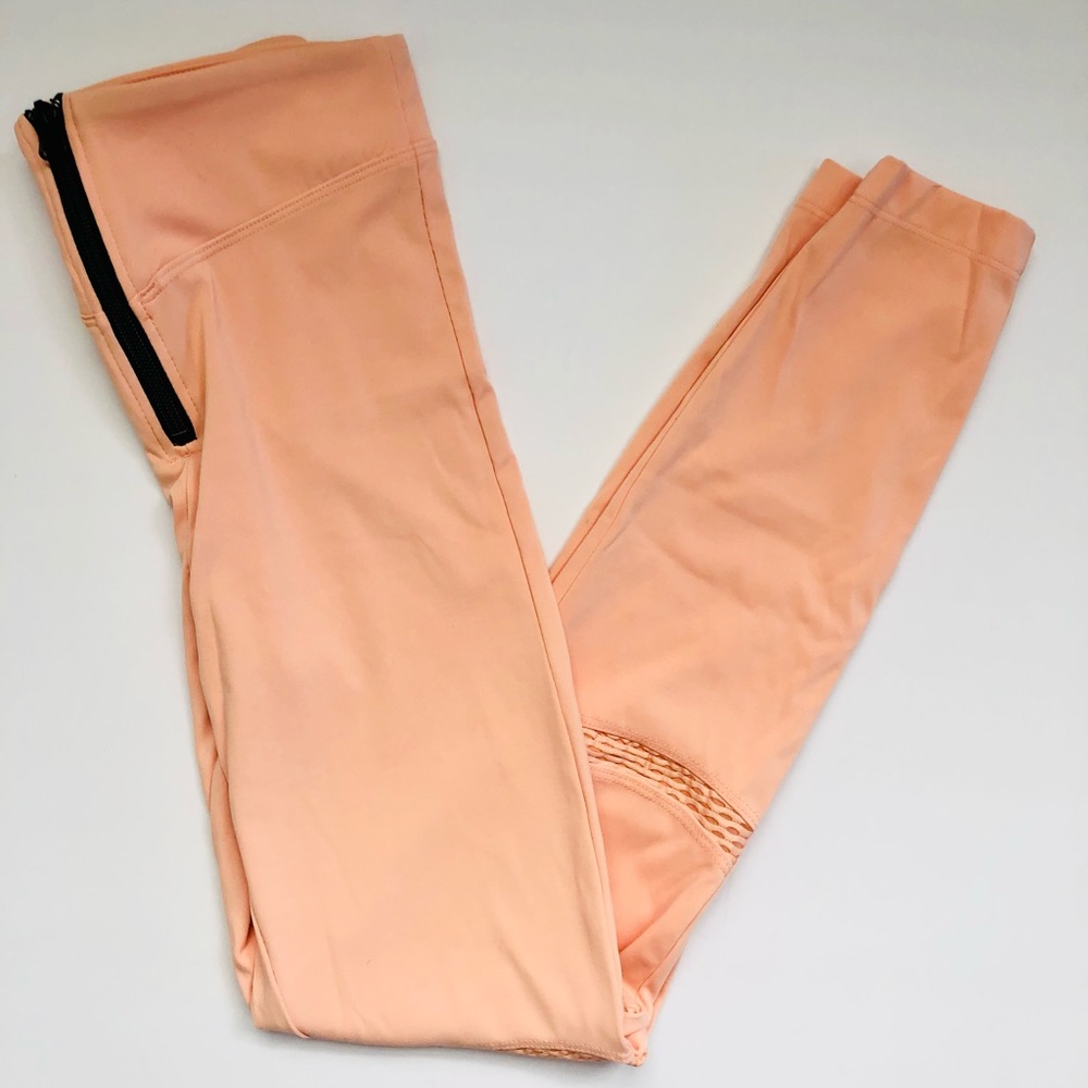 KORAL: peach leggings